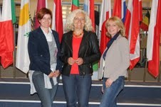 v.l.n.r.: Iris Hagenauer, MEP Karin Kadenbach, Stadträtin Eva Hollerer. Foto: zVg 