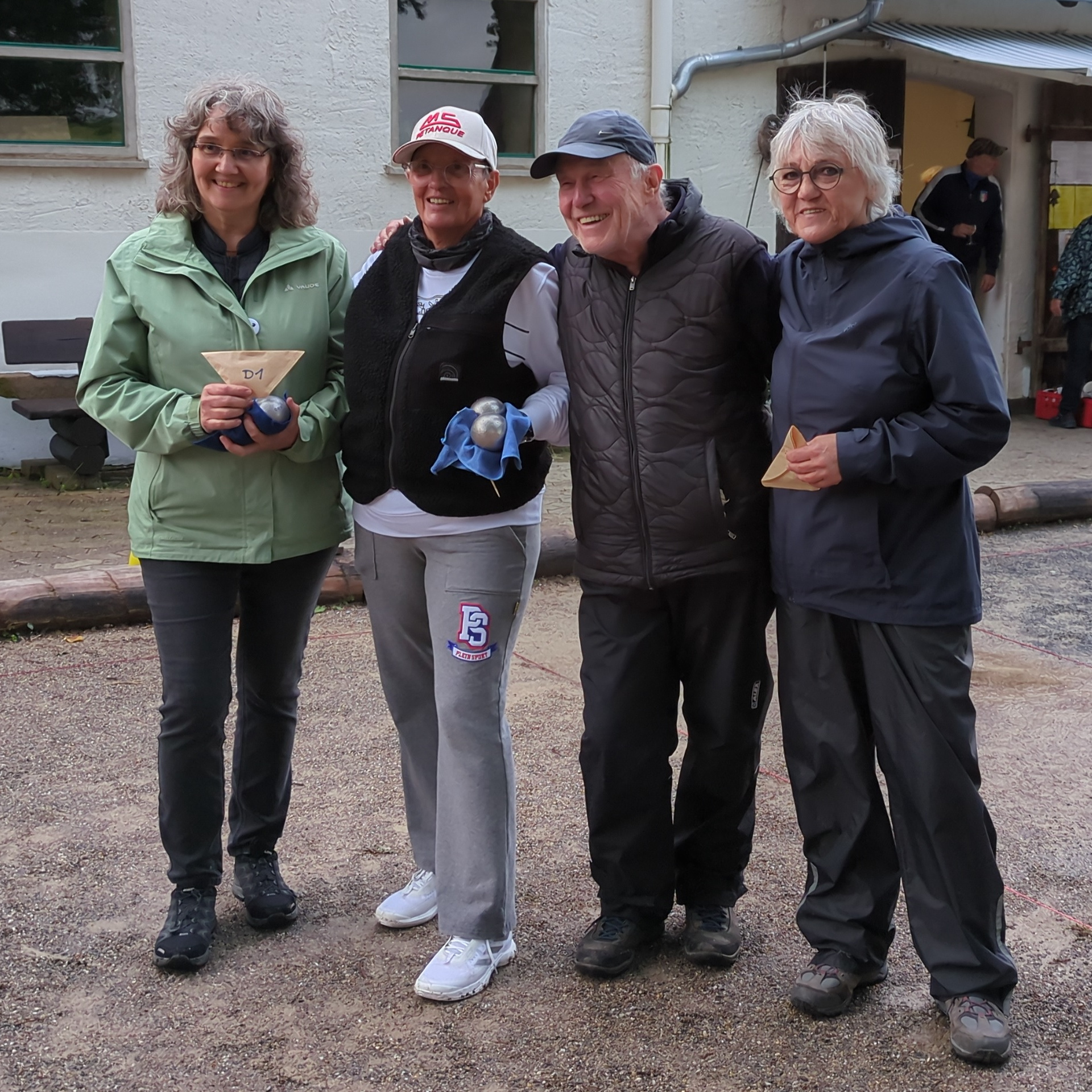 D: Petra & Sabine, Christoph & Helga