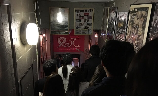 渋谷REXで開催された森野雄貴のワンマンライブに並んでいる人達