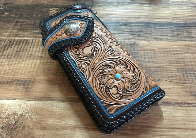 T-bone Leatherで制作された革製スマホケース