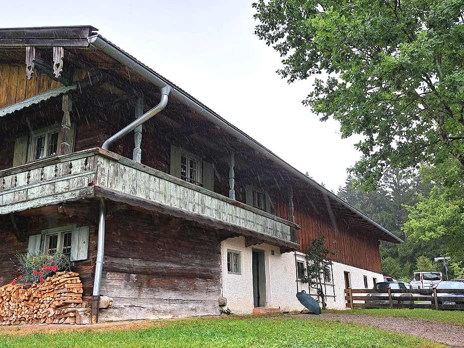 Alter Hof im Bauernhofmuseum Glentleitn