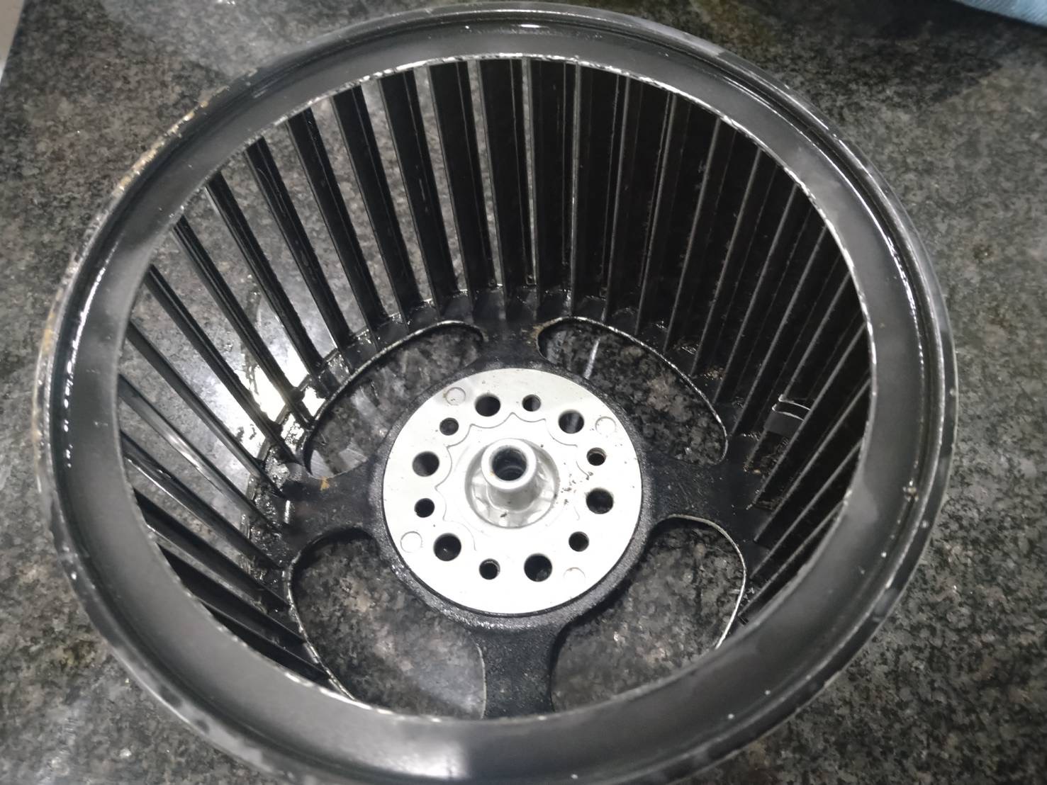 換気扇掃除したら、音が静かになる！？