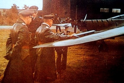 Ufficiali tedeschi alla vista di un Horten - Gottingen 1943