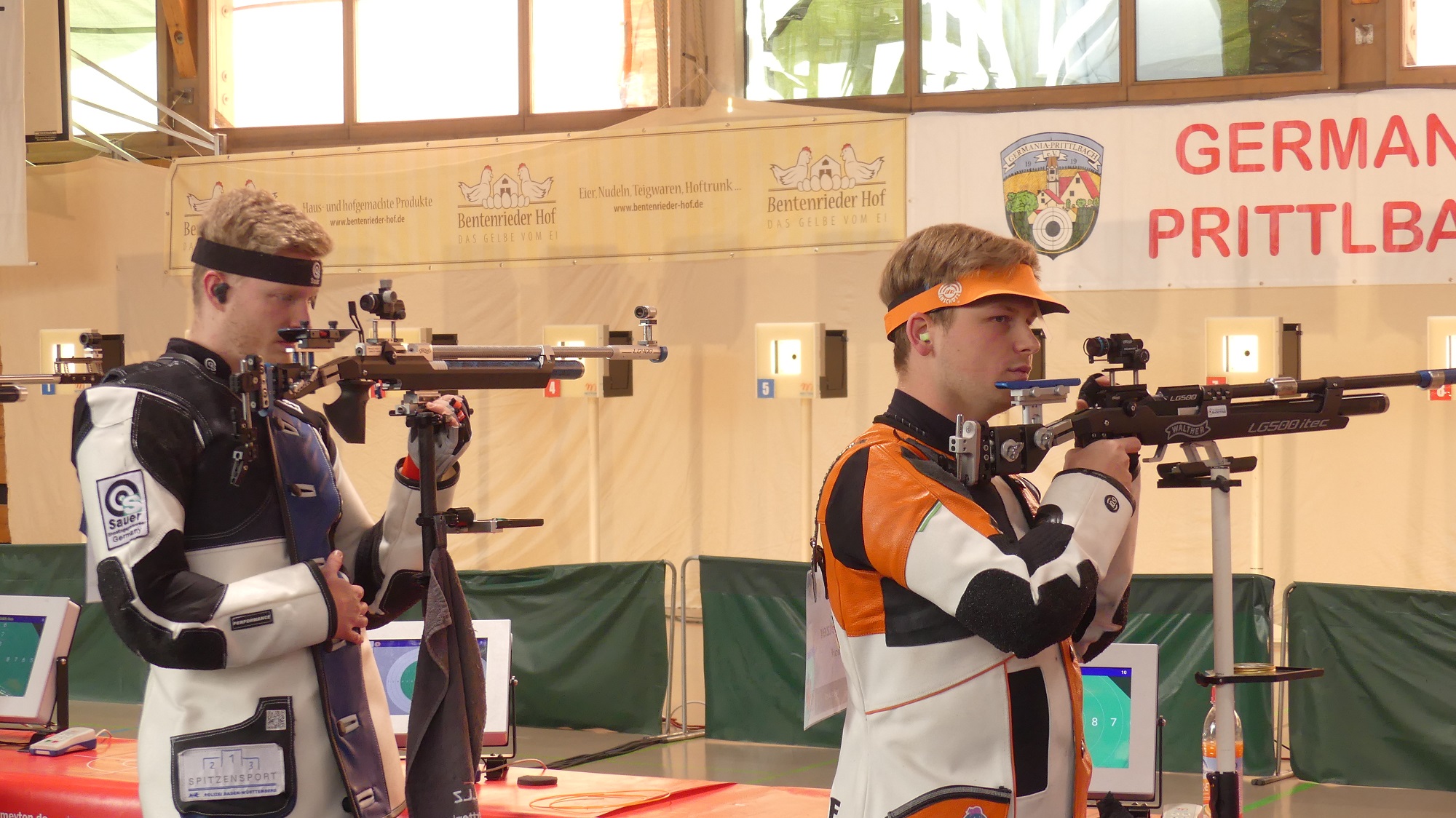 Colin Fix (links) gewinnt mit Vorsprung