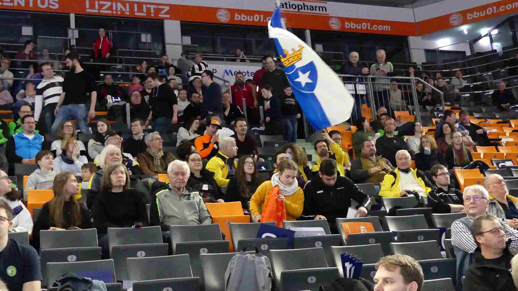 Tolle Stimmung in der Ratiopharm Arena auch bei den Kronauer Fans.