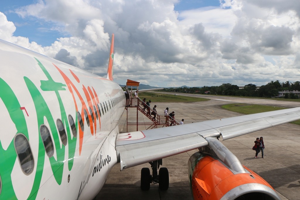 ...wir steigen aus der A320 von ZestAir