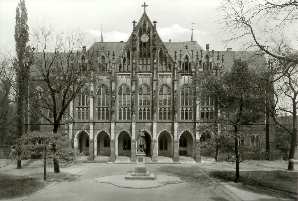 Dresden - Kreuzschule (1864-65 v. Fr. Arnold)