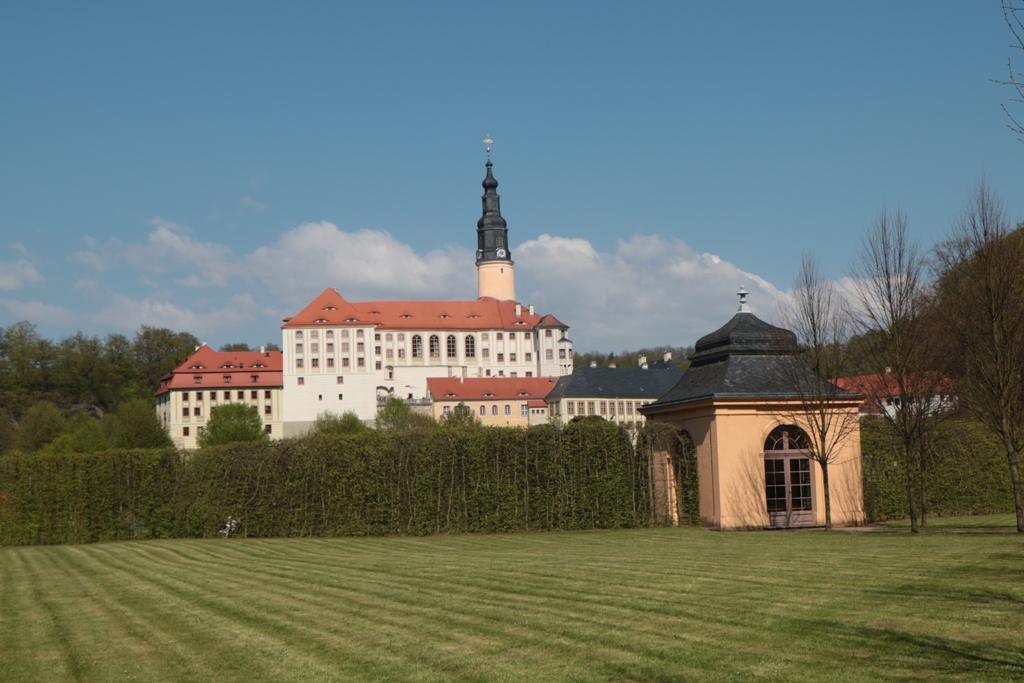 Das Schloss Weesenstein vom Schlossgarten aus gesehen