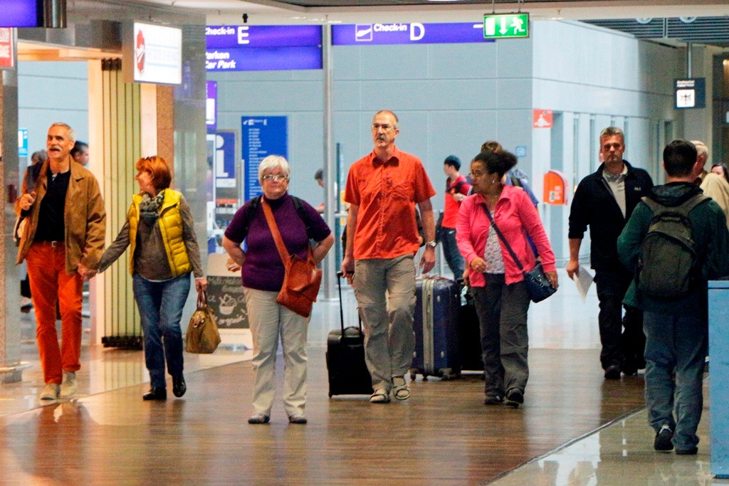 Wir wandeln durch den International Air Port zum Transferbereich zwecks Weiterflug