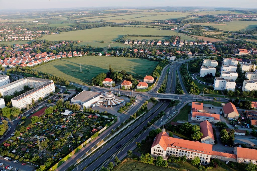Kreuzung Kohlenstr./Südhöhe-B172, rechts Kleinpestitz, links DD- Zschertnitz, gerade unten ist DD- Kaitz