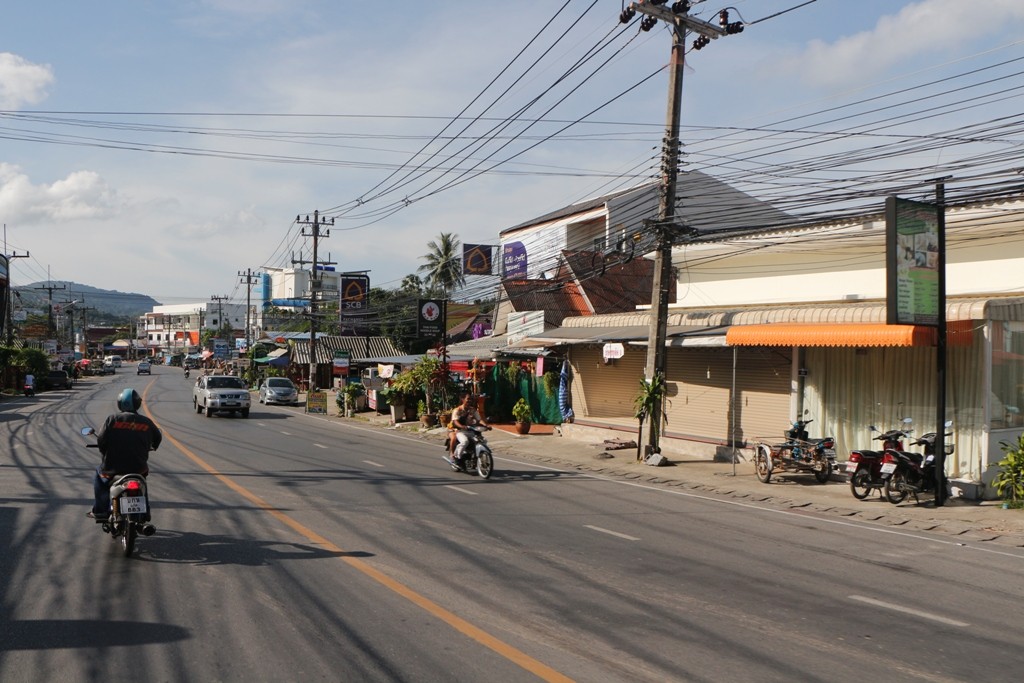 ...auf der Straße von Chalong nach Phuket Town!