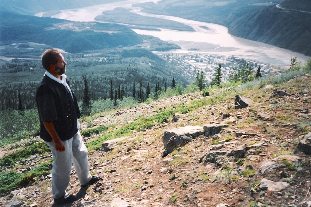 So sieht Dawson City vom Midnight Dome aus