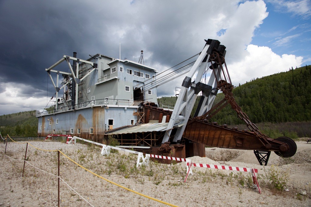 Der Dredge (Bagger Nr. 4) hat die Größe von 2/3 eines Fußballfeldes und ist 8 Etagen hoch. Es hat ein Versetzungsgewicht von mehr als 3.000 Tonnen (2.722 t Eigengewicht), mit einem Volumen von 45 m³ Eimer-Kapazität.
