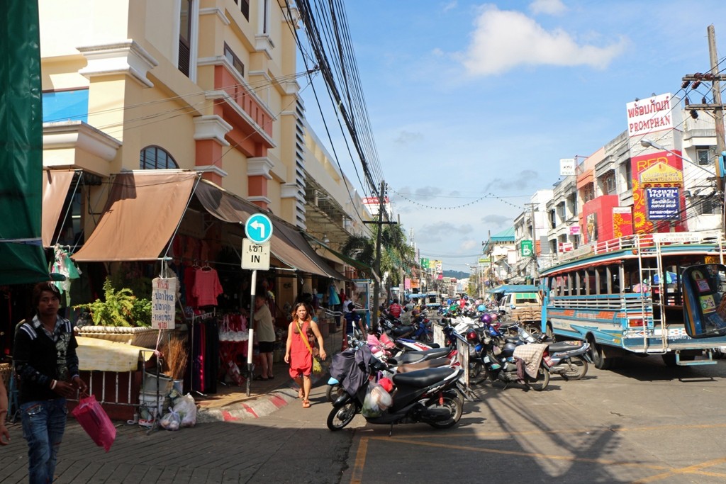 Hier auf der Ranong Rd.- eine pulsierende Straße!