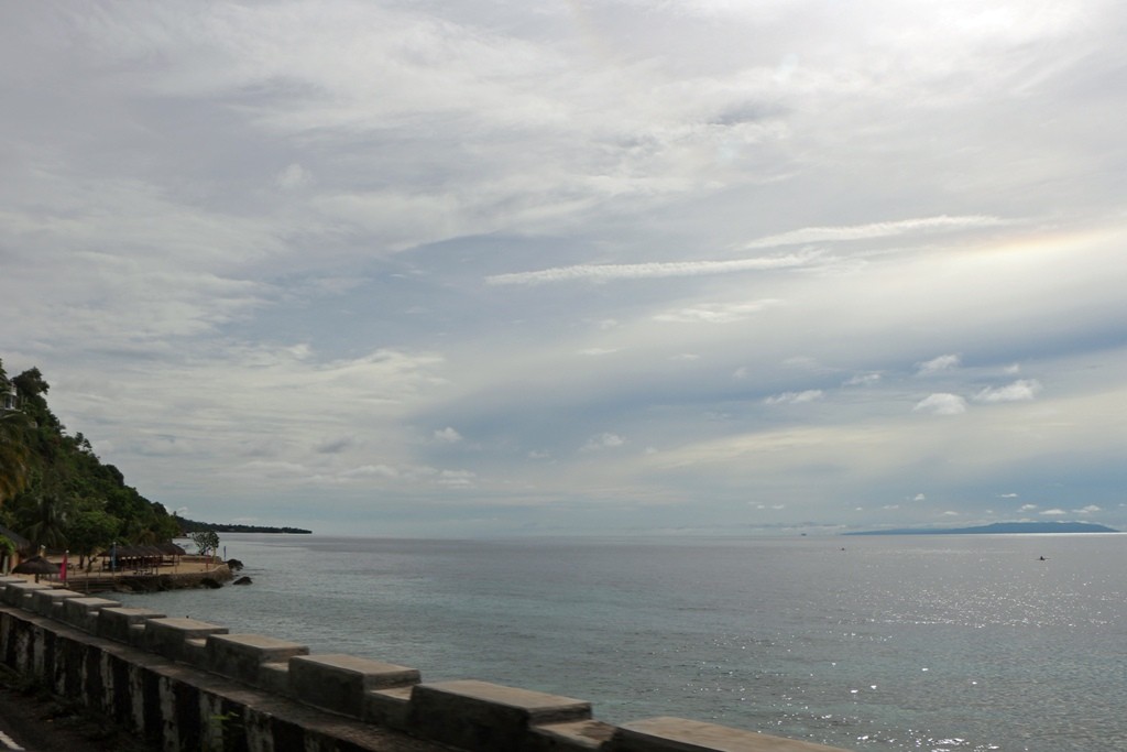 Strand bei Oslob auf Cebu mit Blick auf die Cebu Strait