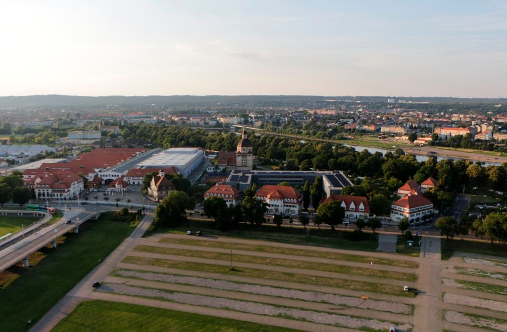 ...ein Stück geht es entlang der Elbe in Richtung historische Altstadt