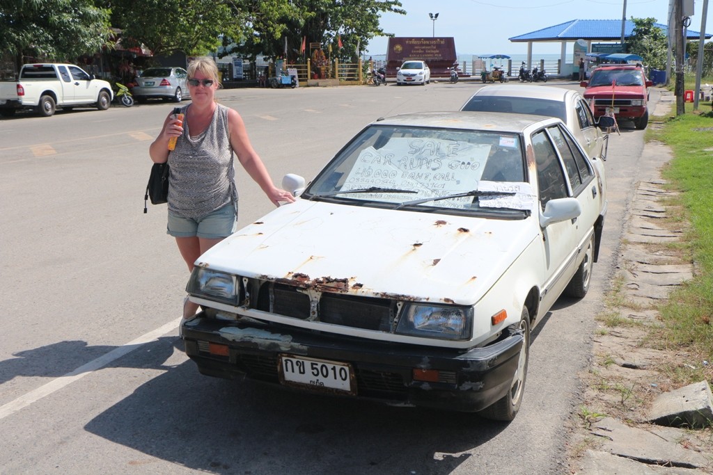 Hier in Rawai Beach wird dieses schnuckelige Gefährt zum Verkauf angeboten, ein Schnäppchen? für immerhin noch ca.1.000 €!
