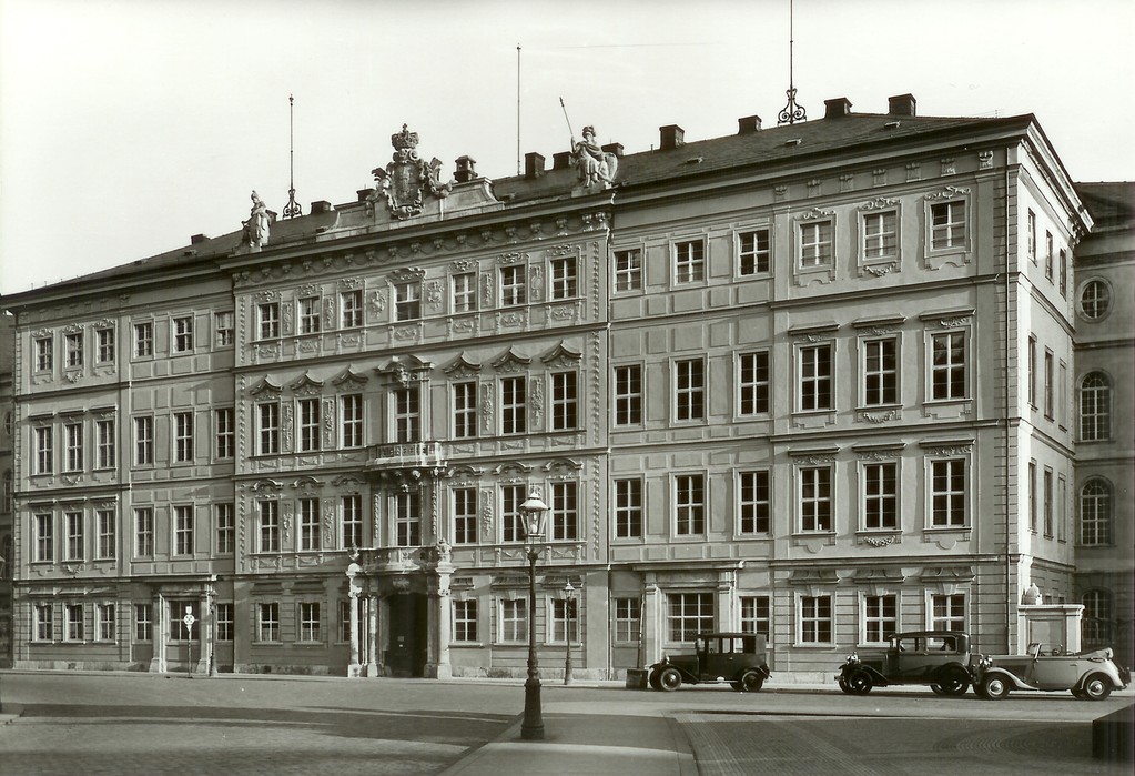 Dresden - Taschenbergpalais (1707-1711)