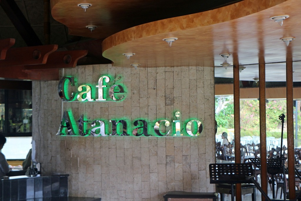 Hier im Außenbereich des Cafe´s lassen wir die Ereignisse unseres viel zu schnell vergangenen Urlaubs nochmals Revue passieren!