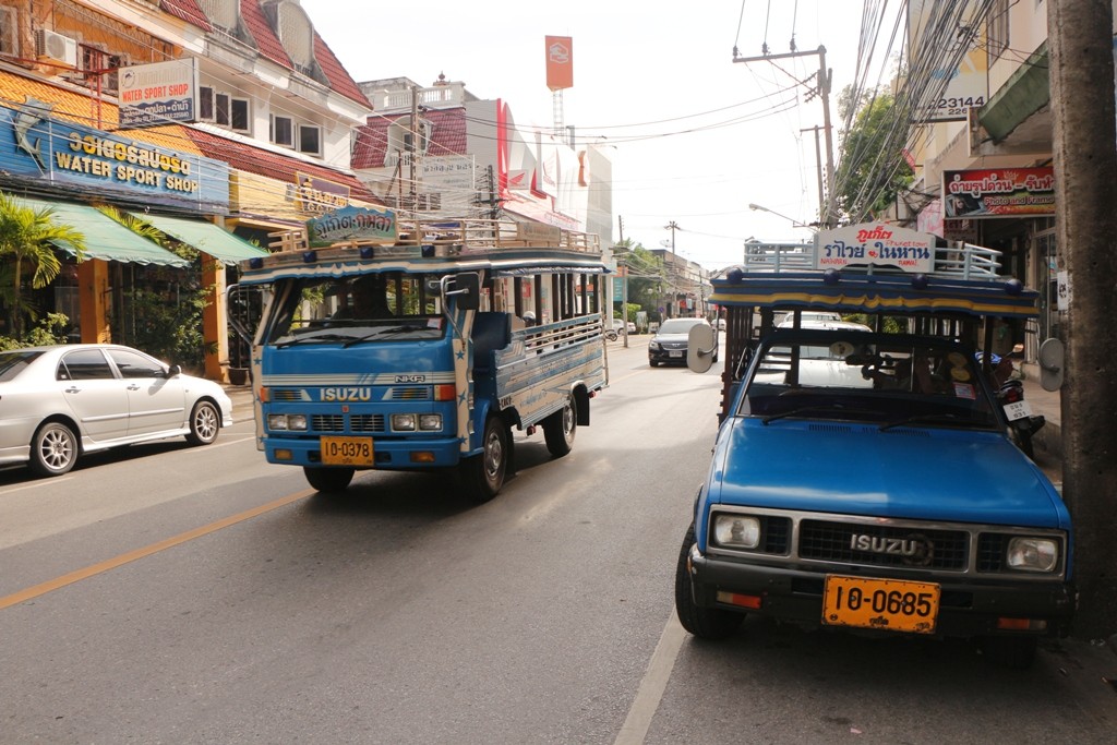 Sontheaw auf der Ranong Rd.- der Haltestellenstraße für diese Fahrzeuge