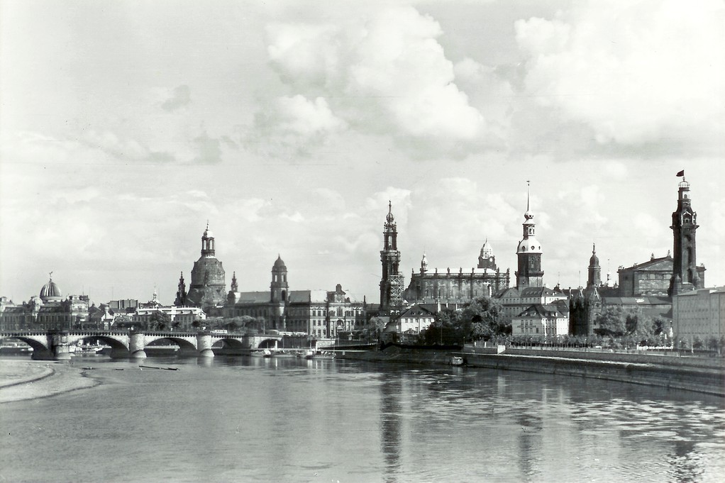 Dresden - Altstadt von der Marienbrücke aus gesehen