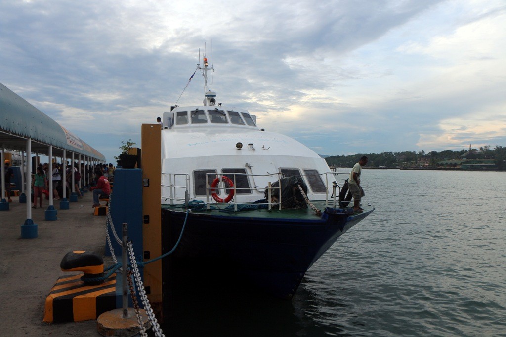 Unser Schnellboot erwartet uns zur letzten Etappe nach Dumaguete