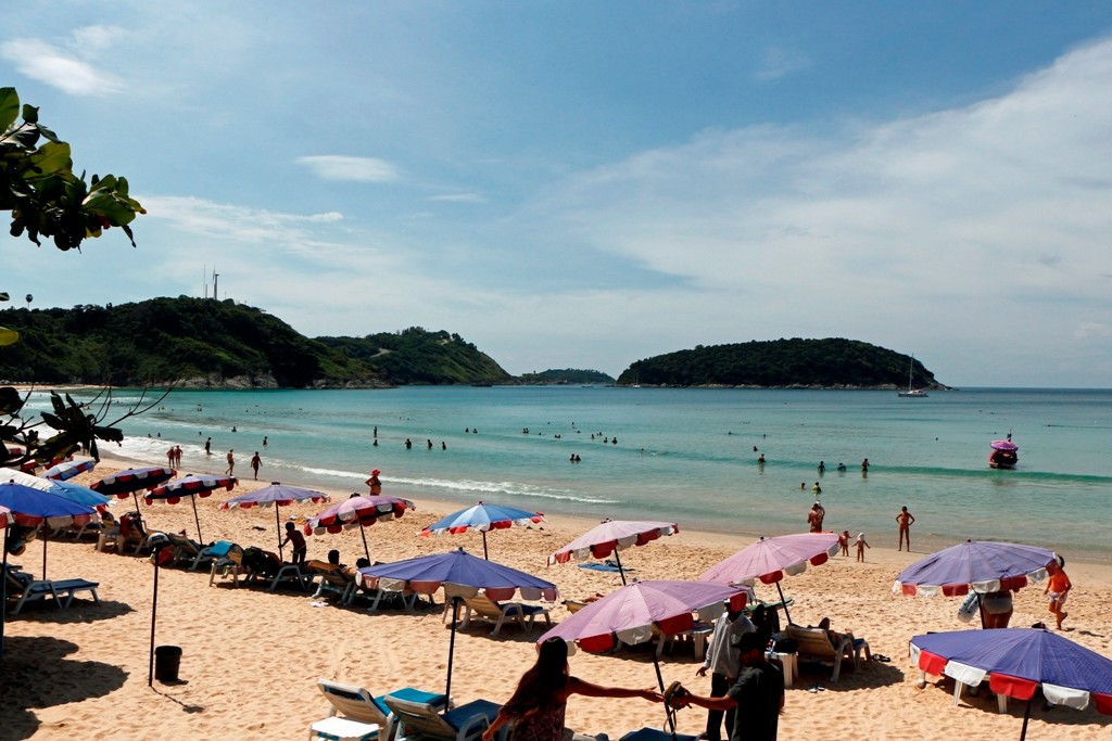 Der kleine, sehr ruhige Badestrand von Nai Harn Beach
