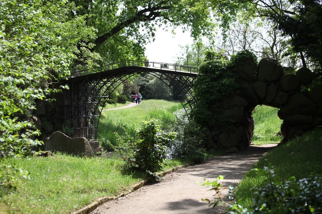 Die 1791 erbaute "Eiserne Brücke". Sie ist die älteste gusseiserne Brücke Deutschlands.