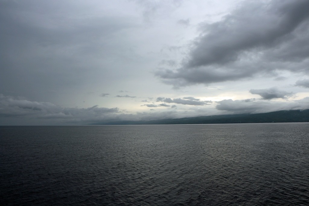 Die Tanon Strait mit Wolken vergangenen Himmel!
