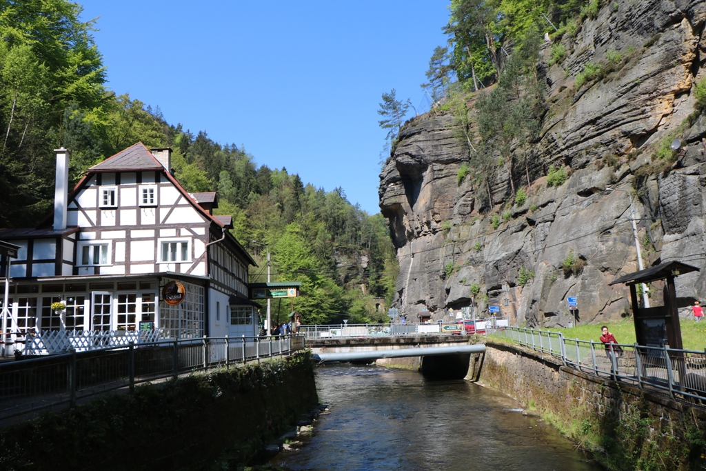 ...Blick in Richtung Elbe 