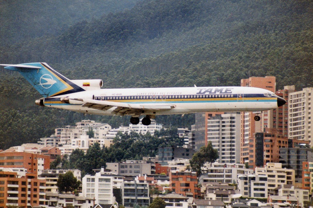 Quito-Hotel, die Flieger, denkt man, fliegen durchs Zimmer, für eine Nacht ging es!