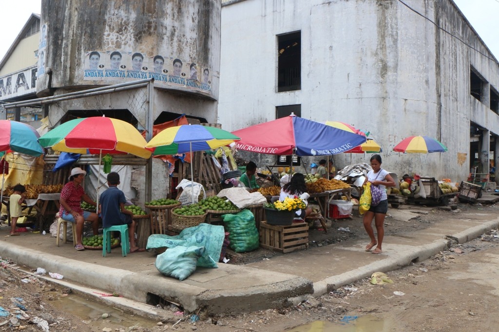 Wir sind endlich in Cebu City angekommen. Uns empfängt starke Betriebsamkeit!
