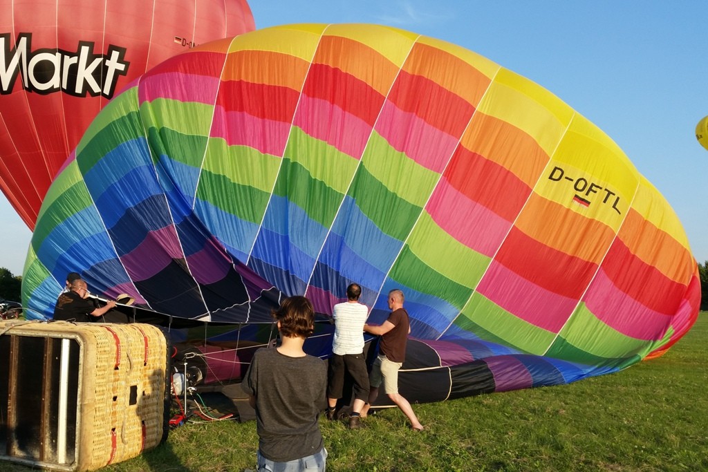 Der Rauminhalt unseres Ballon beträgt 4.250 cbm, die Gesamtoberfäche beträgt rund 1.400 qm