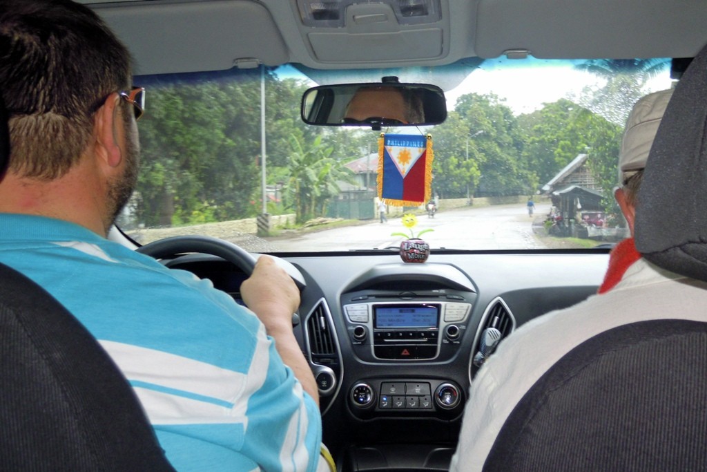 Auf gehts, wir fahre mit dem Tucson von Mom Grace nach Cebu City, Verwaltungsstadt von dem Central Visayas