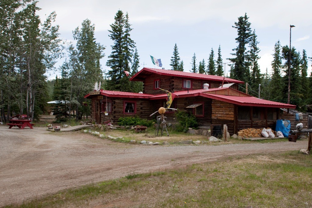 Moose Creek Lodge (Elch-Bach-Hütte), endlich wieder ein Highlight auf der Fahrt nach Dawson City