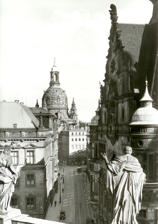 Dresden - Frauenkirche von Hofkirche aus, Augustusstr.- Landtag u. Georgentor
