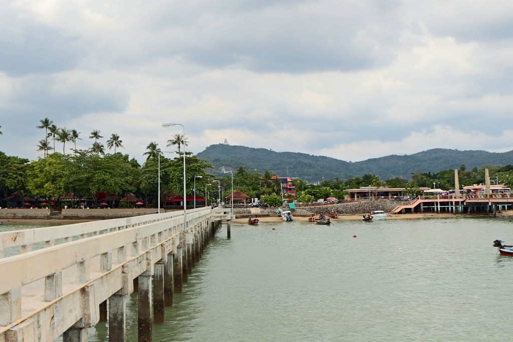 Blick von der Chalong Bay zum Big Buddha