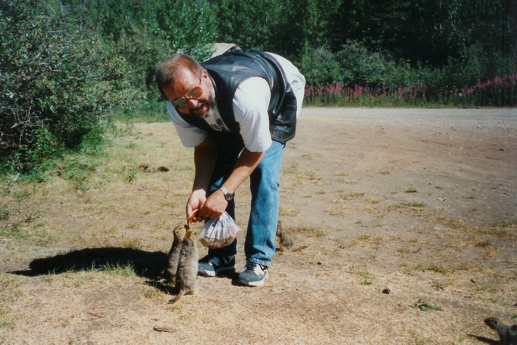 Wir konnten uns 1998 in der Geisterstadt vor den niedlichen "Einwohnern" kaum retten"