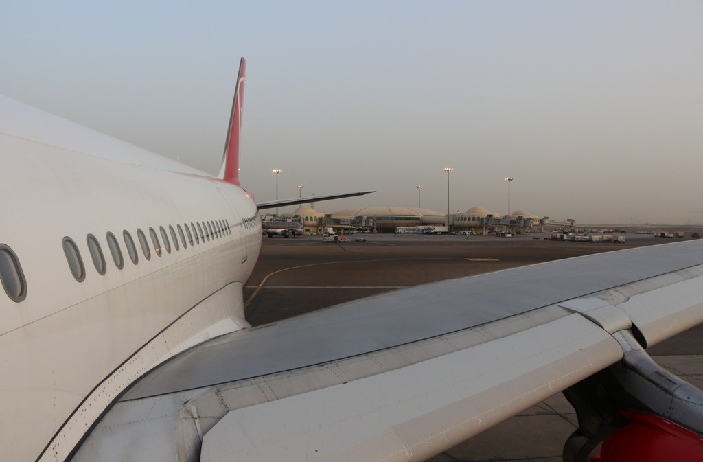 Hier müssen wir nun über vier Stunden warten ehe es mit dem Anschlussflug nach Manila weiter geht!