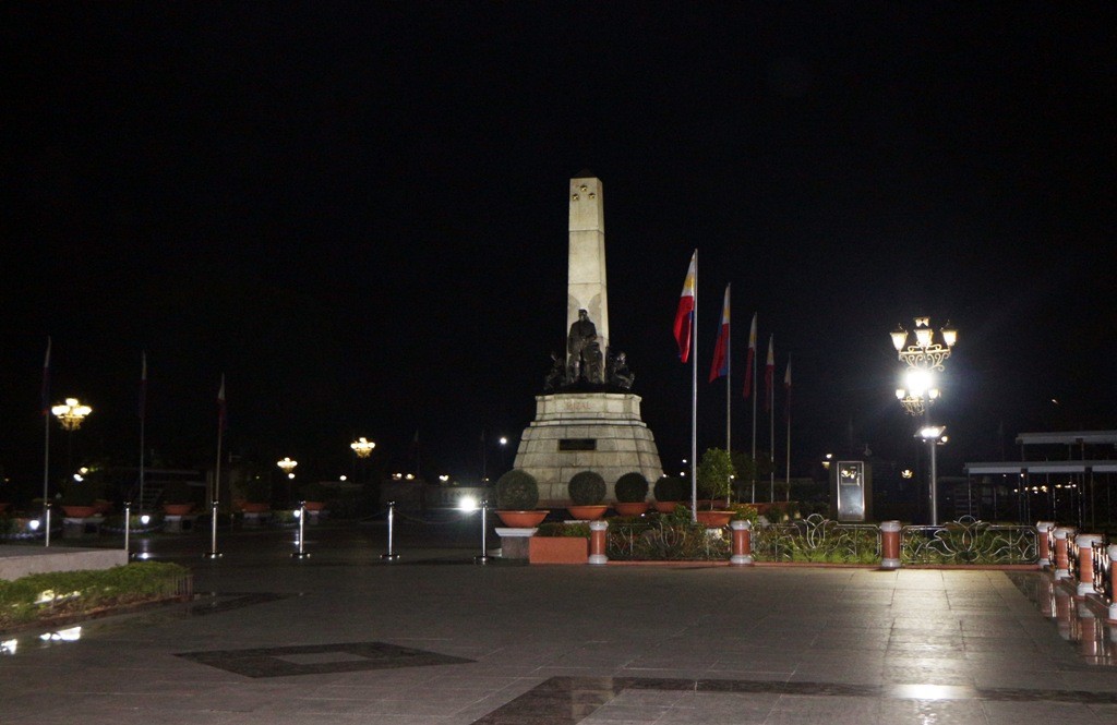 Der wohl am häufigsten genannte philippinisch Held auf seinem Monumentsockel im gleichnamigen Park, José Rizal! 