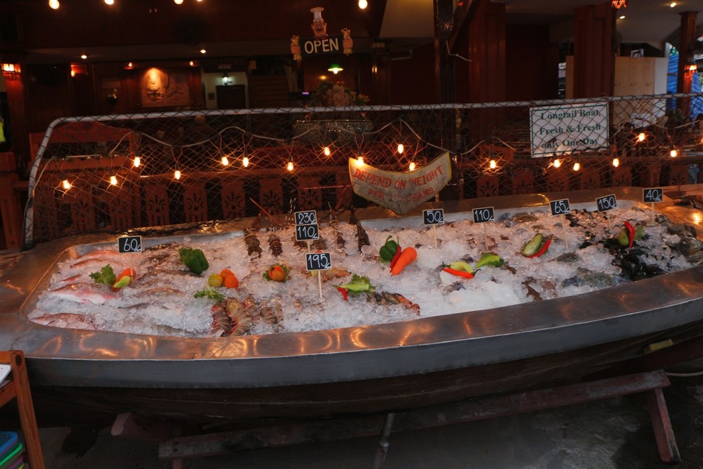 Der Fisch unter Eis zum selbst aussuchen 