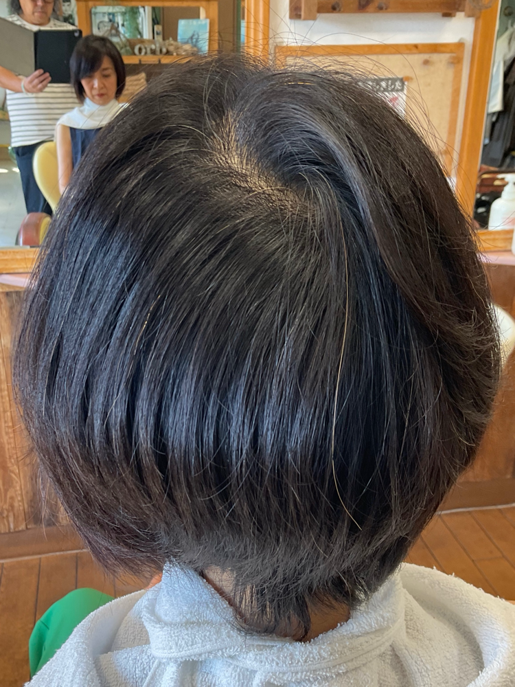 カットだけで「つむじ割れさせない」方法