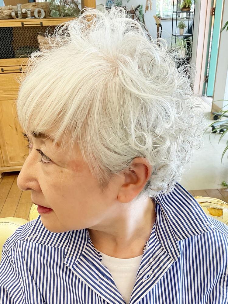 【グレイヘア世代】人生を楽しむための髪