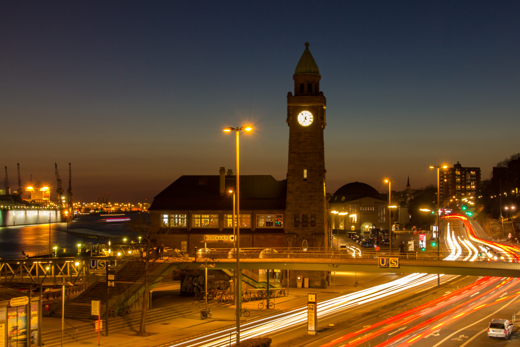 29_Hamburg - Landungsbrücken.