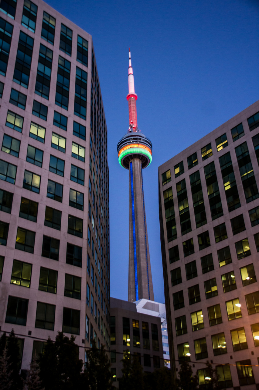 32_CN-Tower bei Nacht.