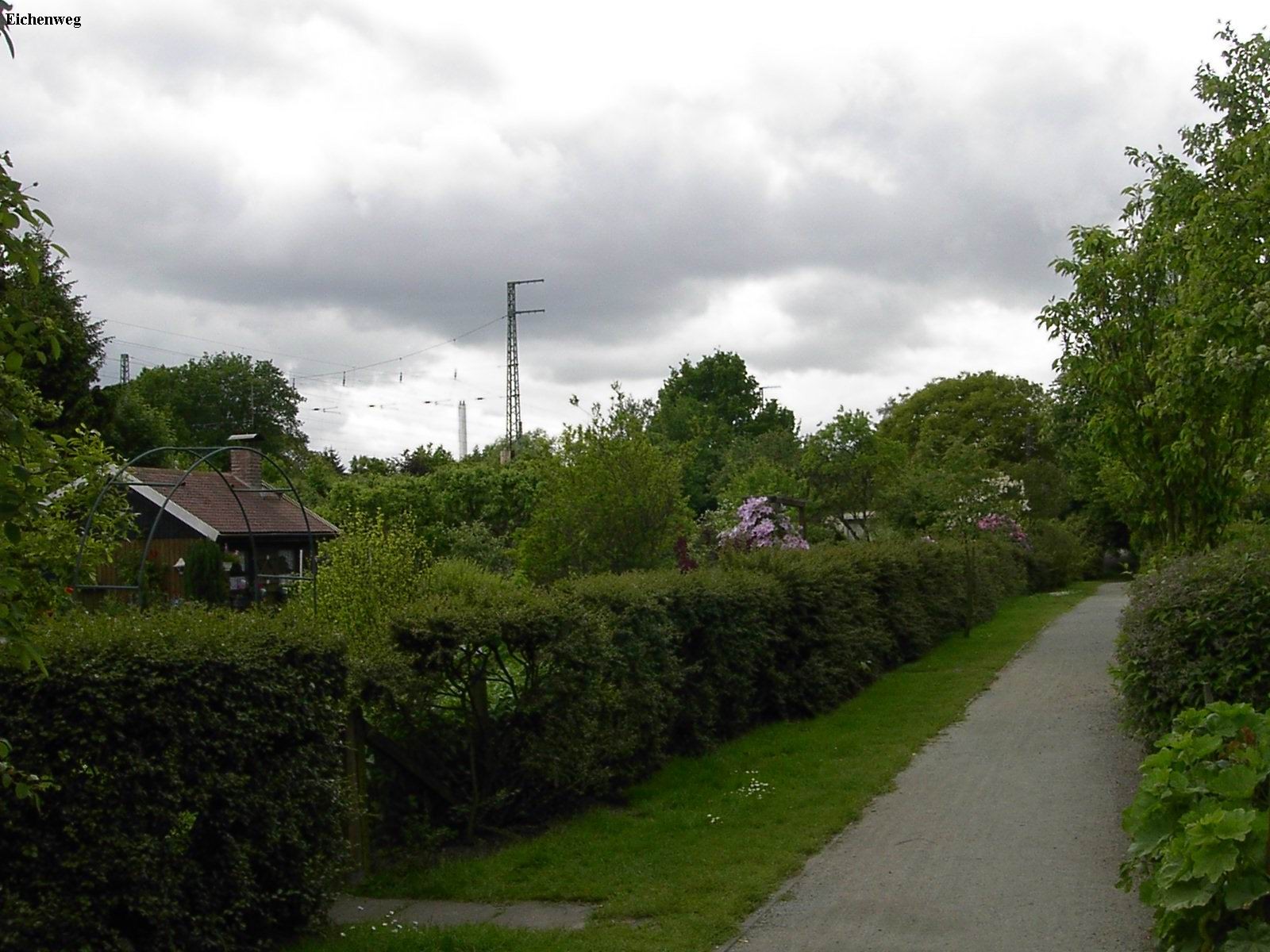 Eichenweg aus der Altanlage in Richtung Stadtmitte Mai 2011