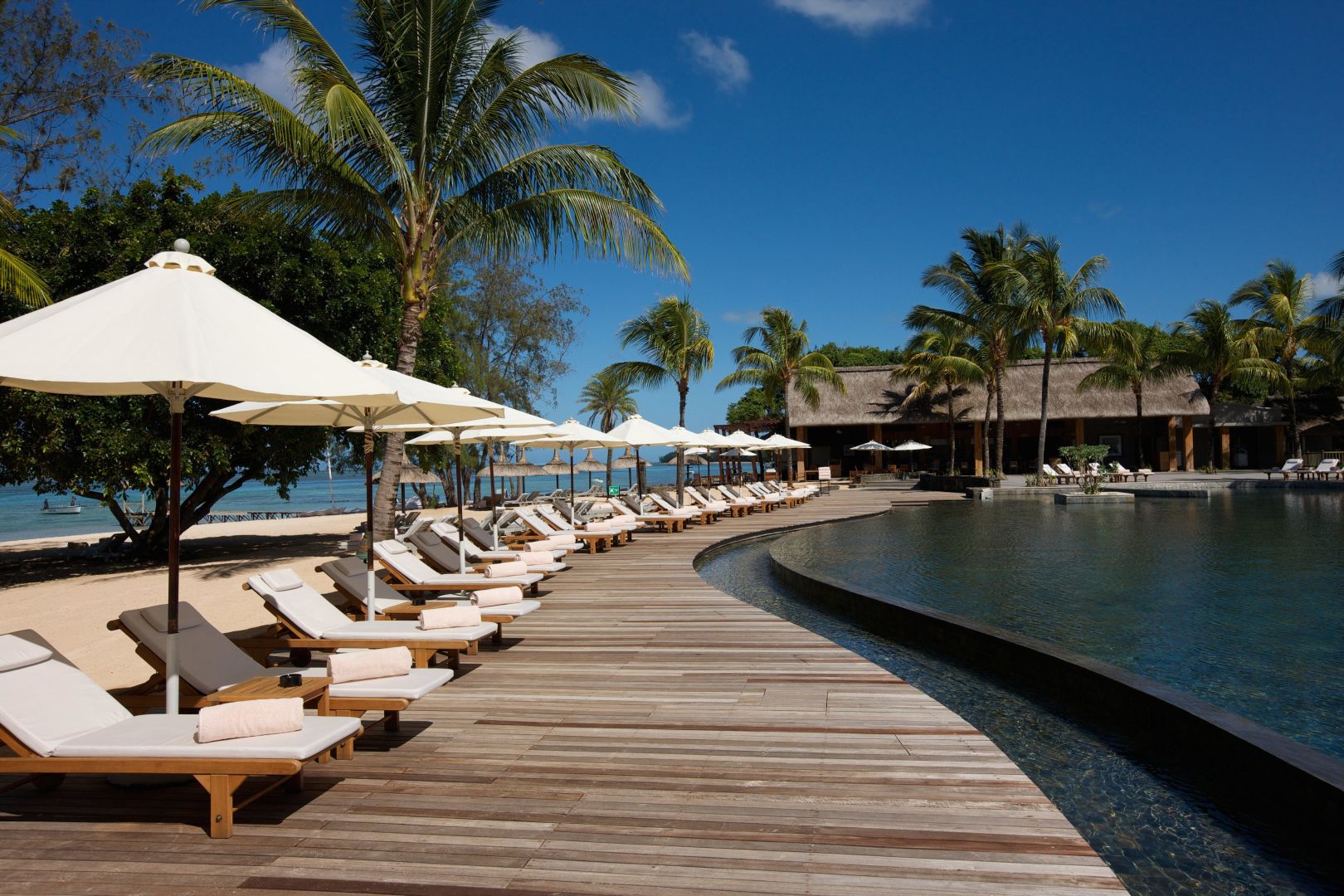 ***** Hotel Outrigger Mauritius Resort & Spa