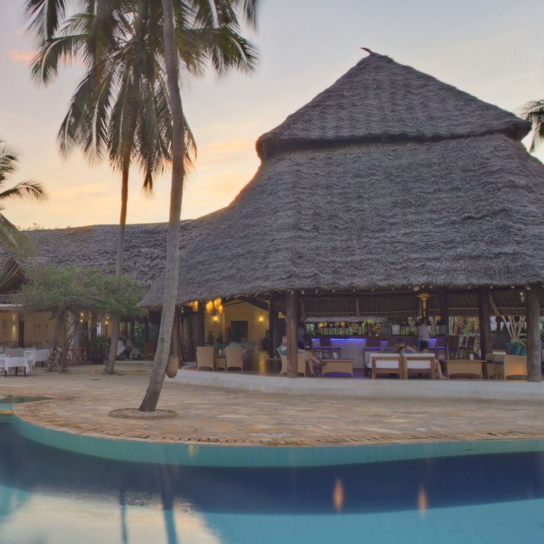 4 Sterne Hotel Bluebay Beach Resort & Spa