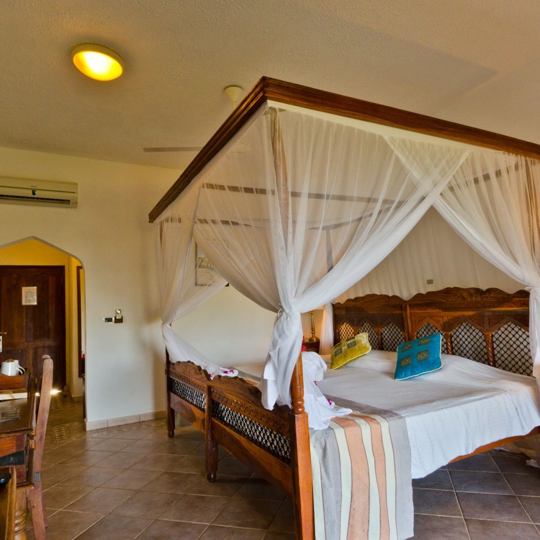 4 Sterne Hotel Bluebay Beach Resort & Spa