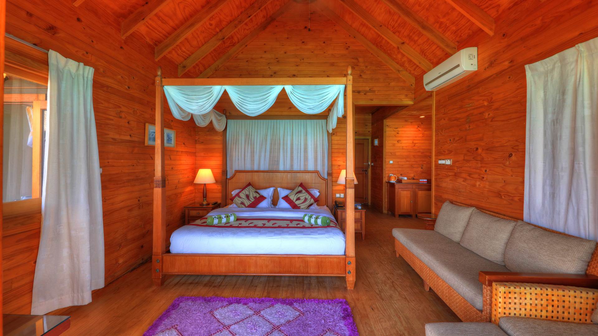 **** Fihalhohi Island Resort